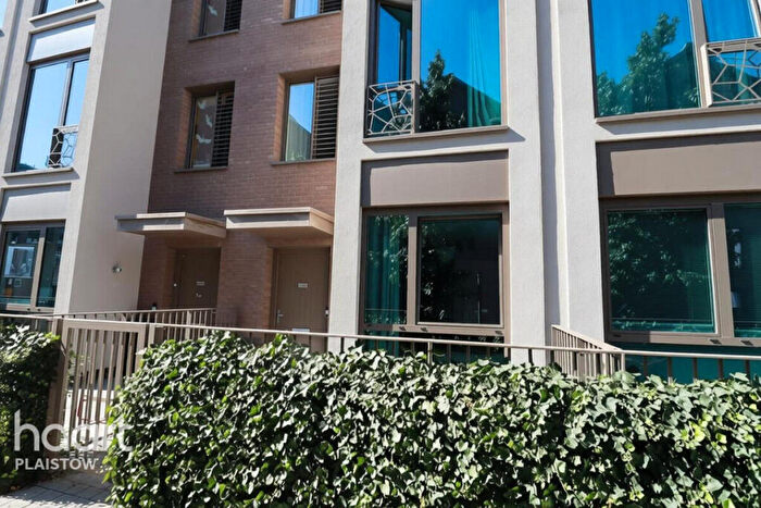 4 Bedroom Duplex For Sale In Castle Street Upton Park, London, E13