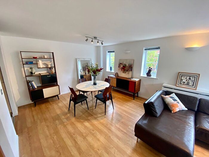 2 Bedroom Flat To Rent In Ledger Walk, Nottingham, NG5