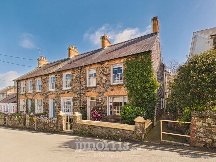 5 Bedroom End Of Terrace House For Sale In Long Street, Newport, SA42