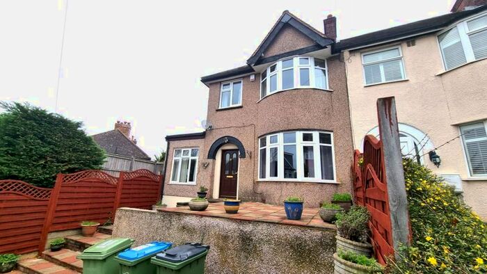 4 Bedroom End Of Terrace House To Rent In Ankerdine Crescent, London, SE18