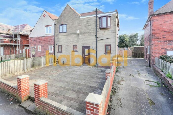 3 Bedroom Semi-Detached House To Rent In Willow Park, Pontefract, WF8