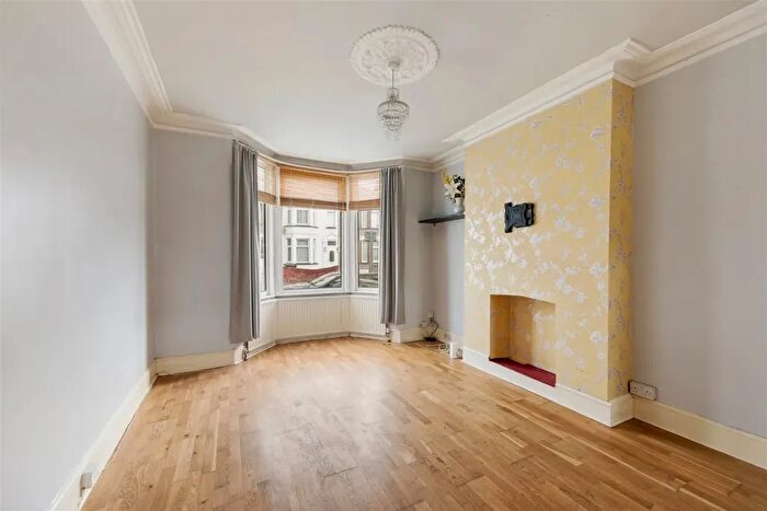 4 Bedroom Terraced House To Rent In Henley Road, Ilford, IG1