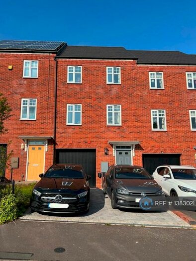 4 Bedroom Terraced House To Rent In John Corbett Drive, Amblecote, Stourbridge, DY8