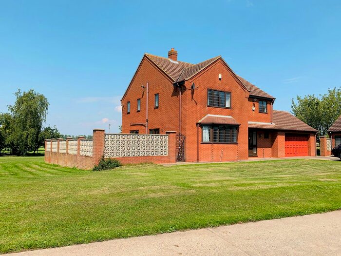 4 Bedroom Detached House To Rent In Messingham Road, East Butterwick, Scunthorpe, DN17