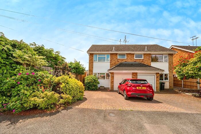 3 Bedroom Semi-Detached House For Sale In Willowslea Road, Worcester, WR3