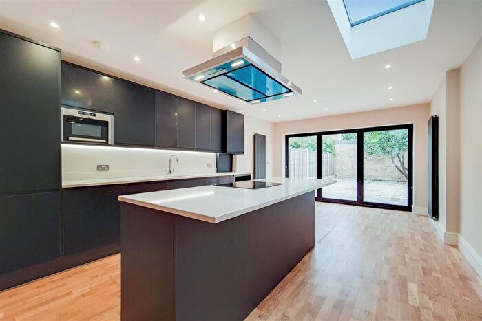 4 Bedroom Terraced House To Rent In Mitcham Road, East Ham, E6