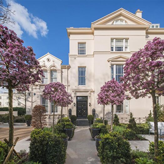 6 Bedroom Semi Detached House For Sale In Prince Albert Road, Regents Park, London, NW1
