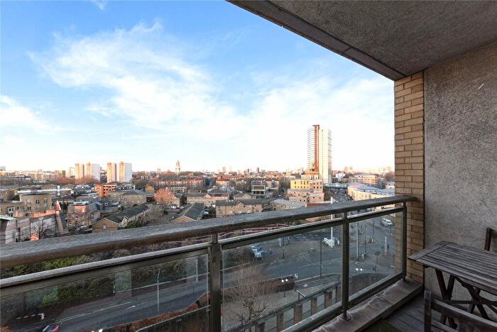 2 Bedroom Apartment To Rent In Westferry Circus, London, E14