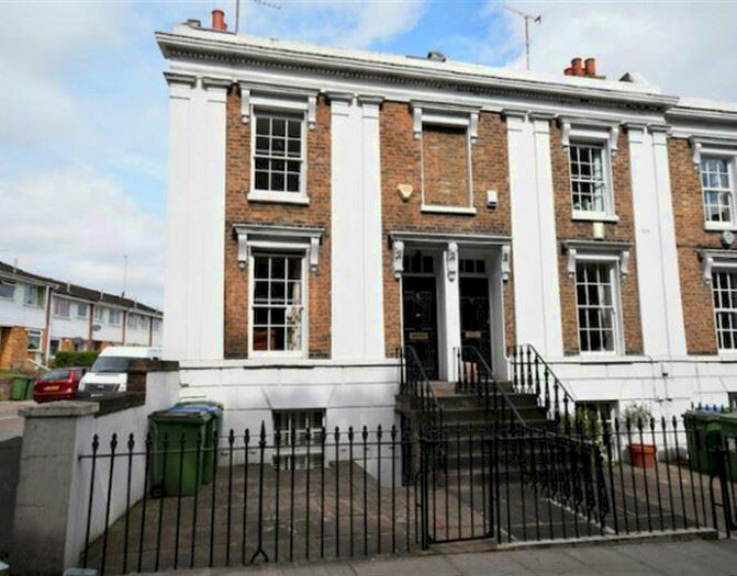 3 Bedroom End Of Terrace House To Rent In Hillreach, London, SE18