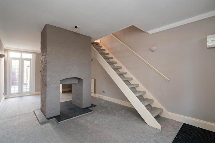 2 Bedroom End Of Terrace House To Rent In Lodge Road, Knowle, B93