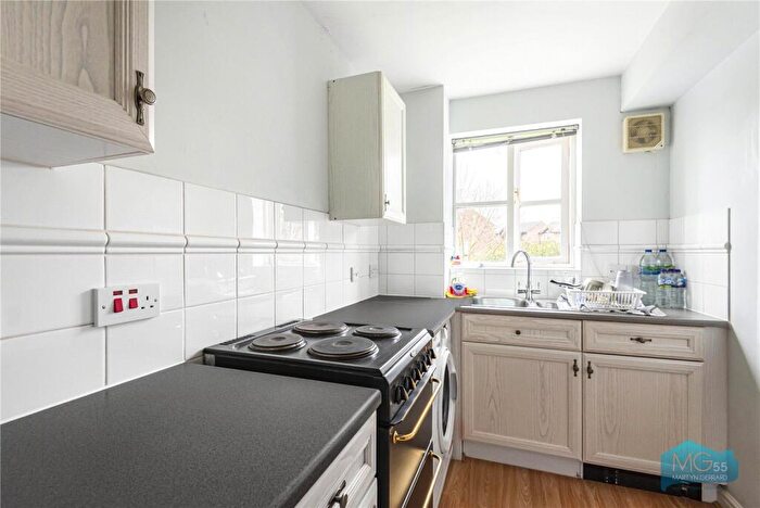 1 Bedroom Apartment To Rent In Lucas Gardens, East Finchley, N2