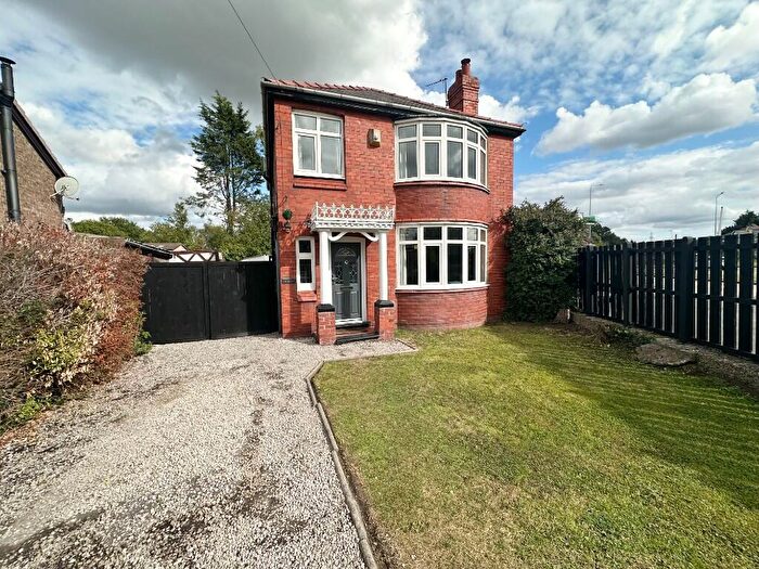 3 Bedroom Detached House For Sale In Chester Road, Whitby, CH66