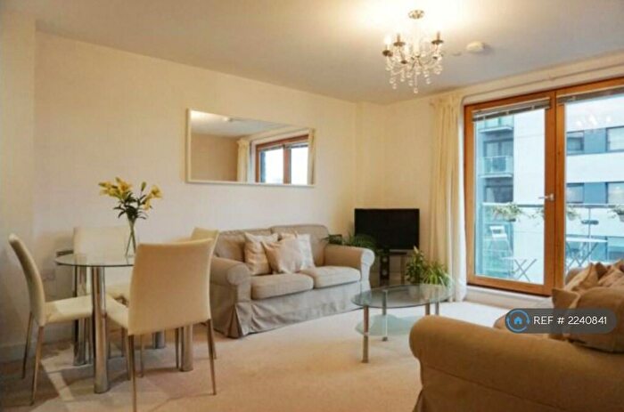 1 Bedroom Flat To Rent In Cypress Place, Manchester, M4