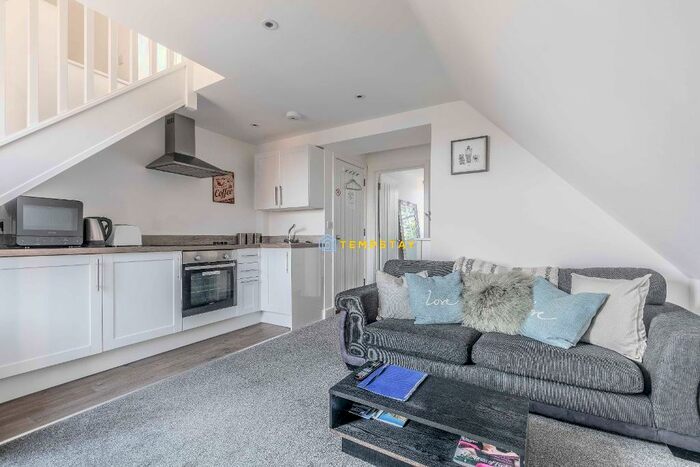 1 Bedroom Flat To Rent In St Leonards Road, Windsor, SL4