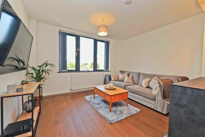 1 Bedroom Flat For Sale In Kirk House, Yiewsley, West Drayton, UB7