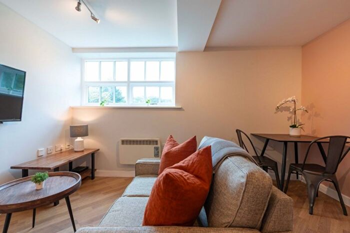 2 Bedroom Flat To Rent In Jesmond Road, Newcastle, NE2