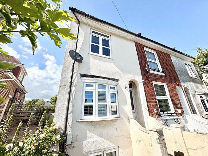 3 Bedroom End Of Terrace House To Rent In Mill Road, Fareham, Hampshire, PO16