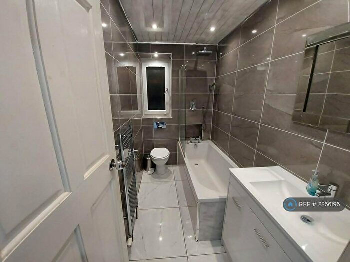 2 Bedroom Flat To Rent In Ellangowan Road, Glasgow, G41