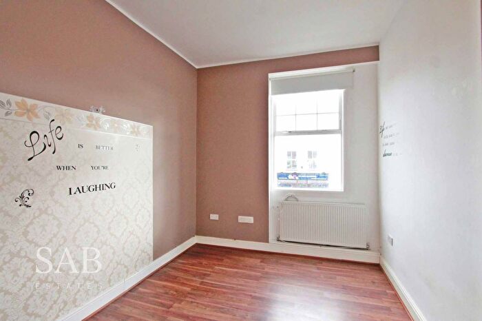 2 Bedroom Flat To Rent In London Road, Isleworth, TW7