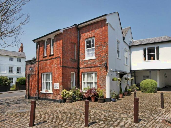 2 Bedroom Apartment To Rent In Church Street, Old Amersham, HP7