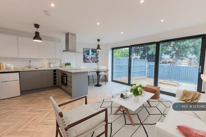 1 Bedroom Flat To Rent In Lundy Lane, Reading, RG30