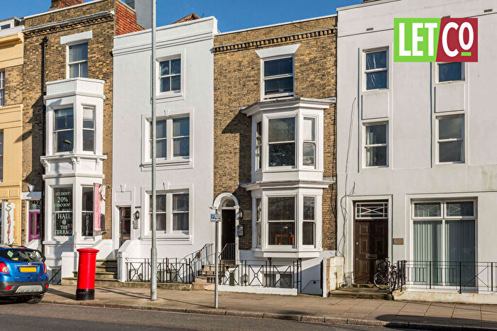 2 Bedroom Apartment To Rent In Park View Apartments, Hampshire Terrace, PO1