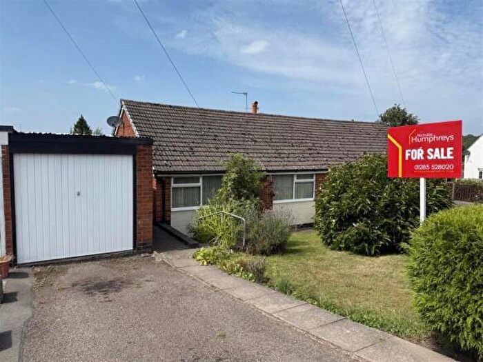 2 Bedroom Semi-Detached Bungalow For Sale In Ticknall Road, Hartshorne, Swadlincote, Derbyshire, DE11