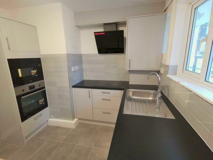 2 Bedroom Apartment To Rent In Haselbury Road, Edmonton, N9