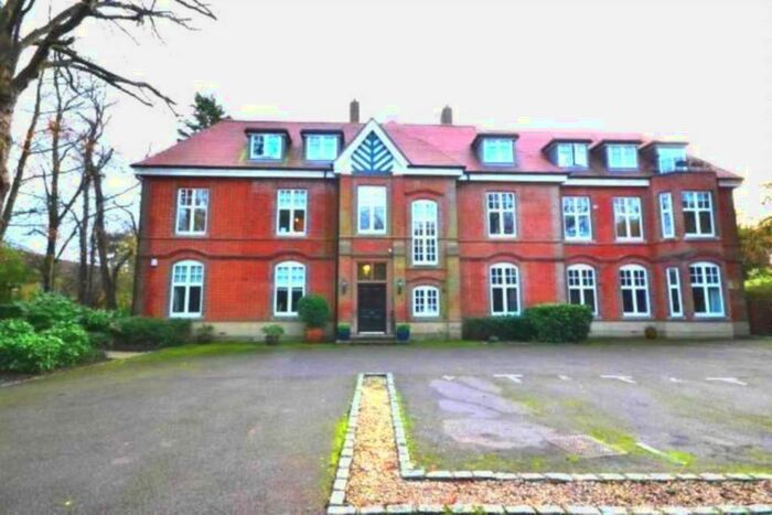 2 Bedroom Flat To Rent In Old Rectory Court, Barnet, EN5