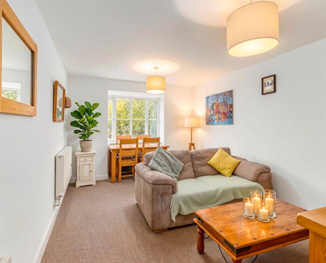 2 Bedroom Flat For Sale In Westacott Meadow, Barnstaple, EX32