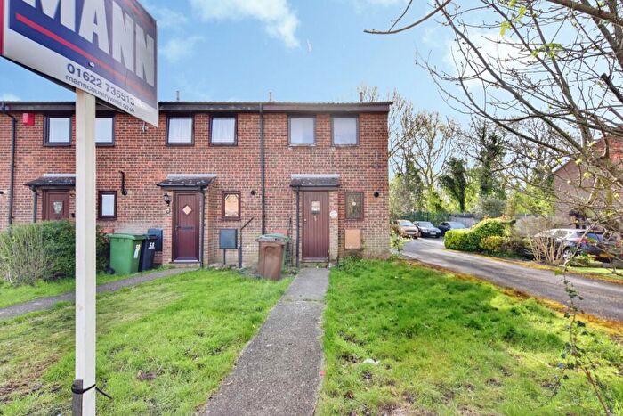 2 Bedroom End Of Terrace House For Sale In Harvesters Way, Weavering, Maidstone, Kent, ME14