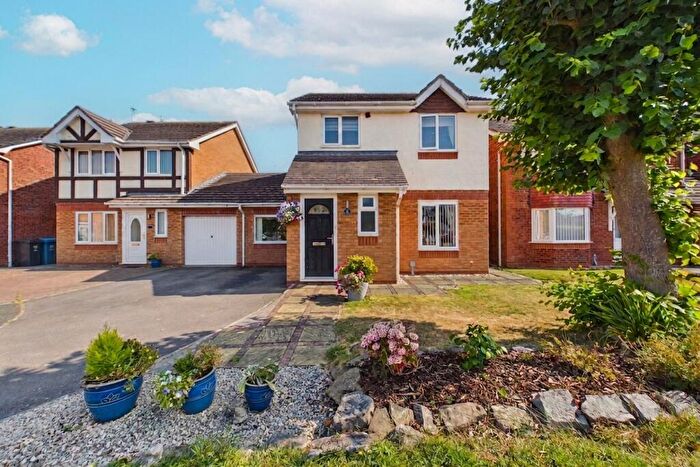 3 Bedroom Link Detached House For Sale In Llys Elinor, Kinmel Bay, LL18