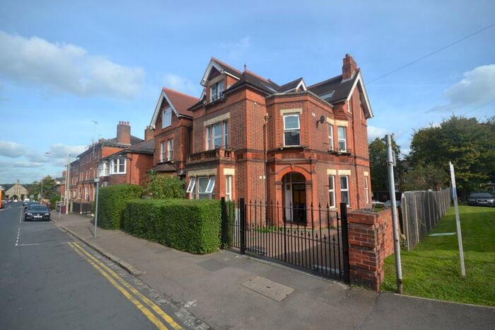 3 Bedroom Apartment To Rent In Russell Street, Reading, RG1