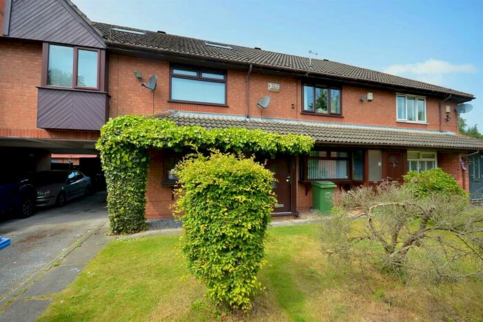 3 Bedroom Terraced House To Rent In Manor Avenue, Sale, M33