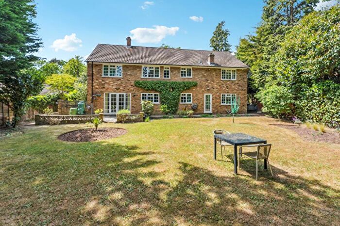 6 Bedroom Detached House For Sale In Parsonage Lane, Farnham Common, SL2