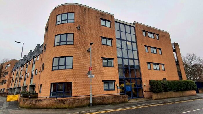 2 Bedroom Apartment To Rent In Bold Street, M15