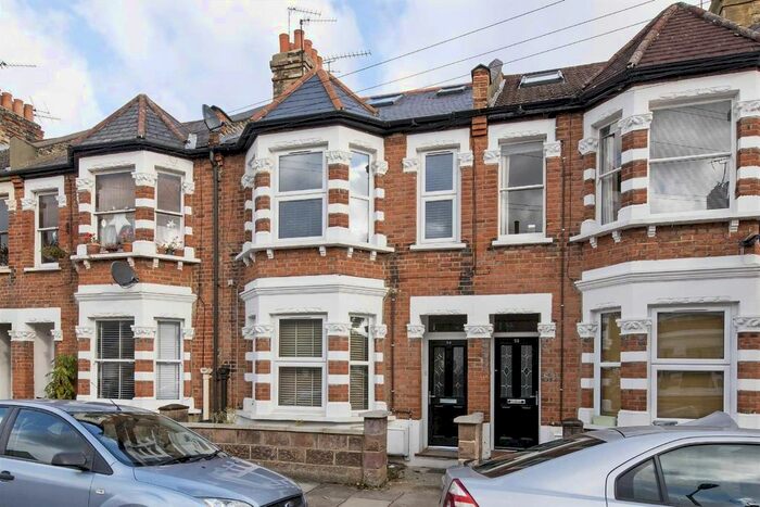 2 Bedroom Flat To Rent In Bendemeer Road, Putney, London, SW15