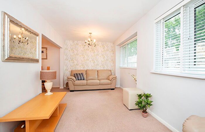 2 Bedroom Maisonette To Rent In Ancroft Close, York, YO1