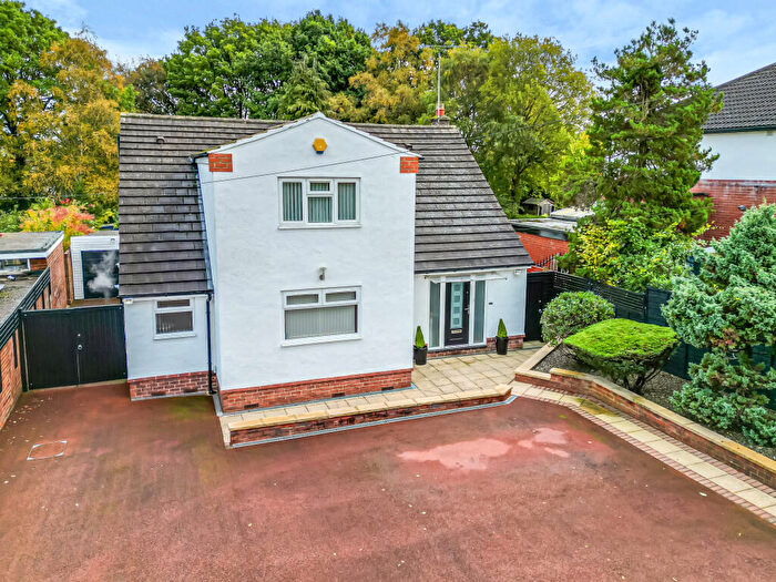 4 Bedroom Detached House For Sale In Heathfield, Leeds, West Yorkshire, LS16