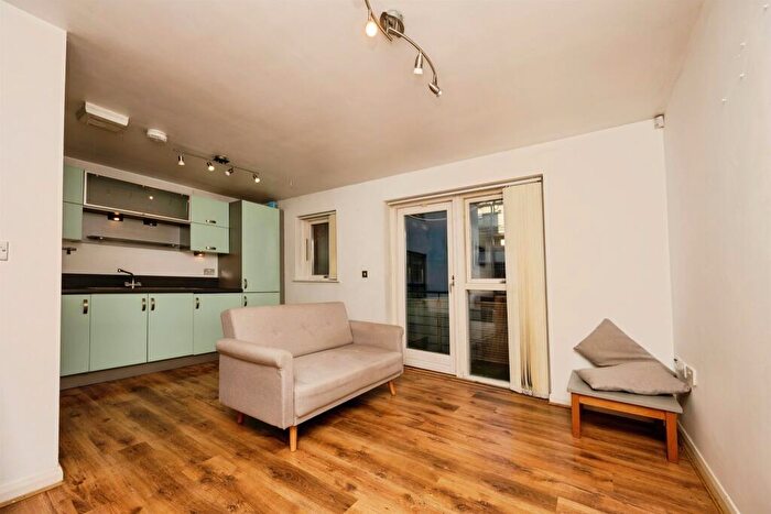 1 Bedroom Flat For Sale In Arthur Place, Birmingham, B1