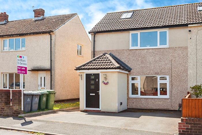 2 Bedroom Semi-Detached House For Sale In Smithy Walk, Thornhill, Dewsbury, WF12