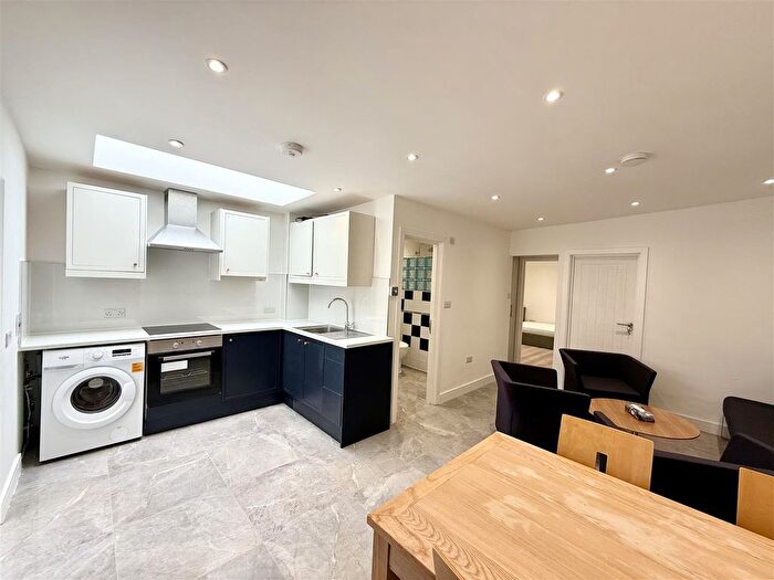 3 Bedroom Detached Bungalow To Rent In Whittington Avenue, Hayes, UB4