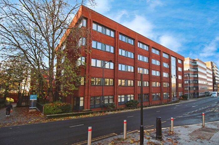 1 Bedroom Apartment To Rent In Farnsby Street, Swindon, SN1