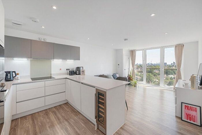 2 Bedroom Flat For Sale In Beaumont Road, London, SW19