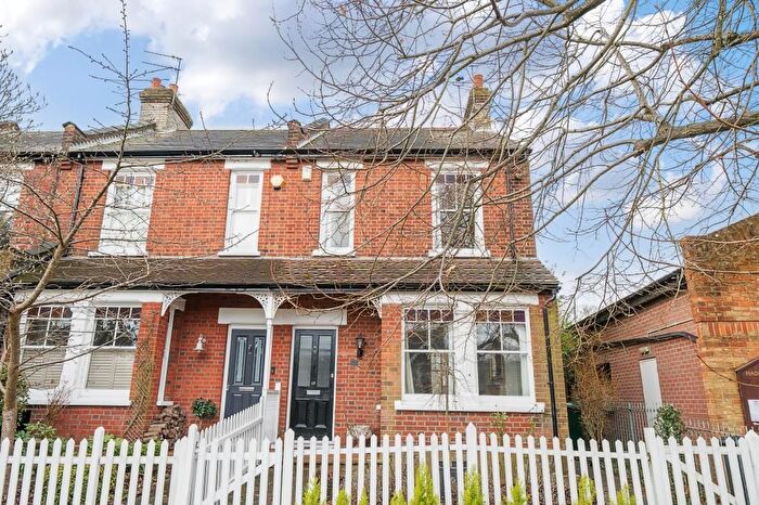 3 Bedroom End Of Terrace House For Sale In Hadley Highstone, Barnet, EN5