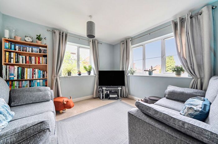 2 Bedroom Flat For Sale In Westborough Mews, Maidstone, ME16