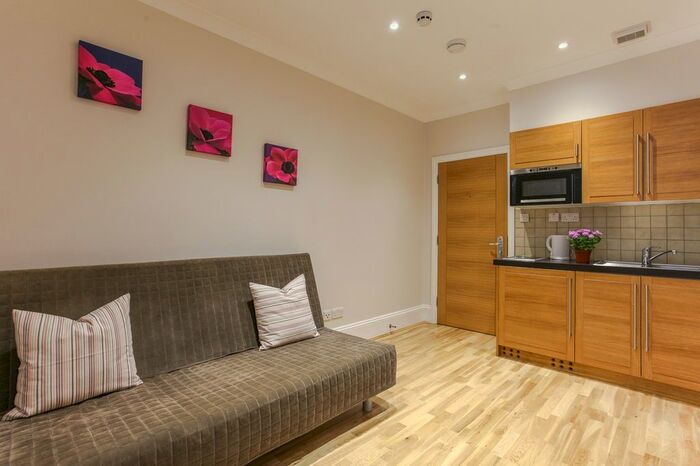 1 Bedroom Studio To Rent In Courtfield Gardens, Earls Court, London, SW5
