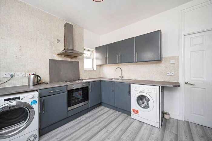 2 Bedroom Flat To Rent In Seymour Road, Leyton, London, E10