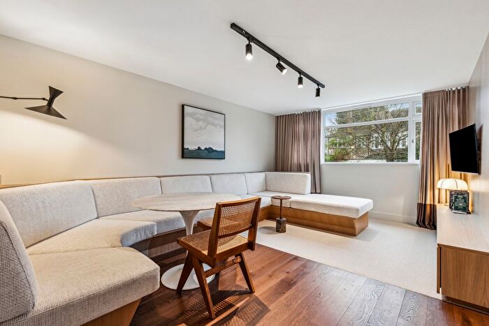 1 Bedroom Flat To Rent In South Court, Kersfield Road, SW15