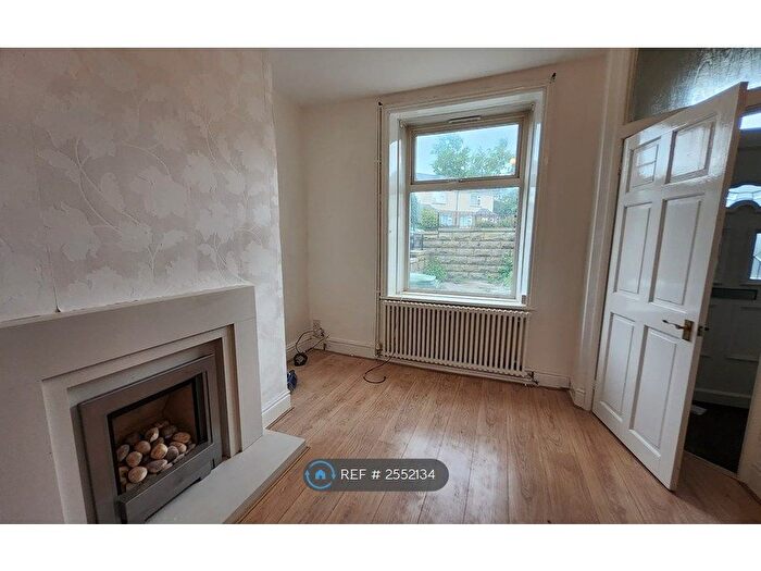 2 Bedroom Terraced House To Rent In Thorn Bank, Bacup, OL13